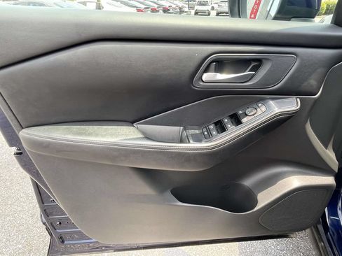 Used 2024 Nissan Rogue SV AWD/4WD image 13