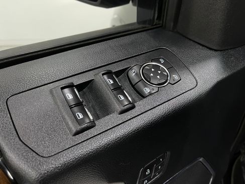 Used 2019 Ford F150 Lariat image 15