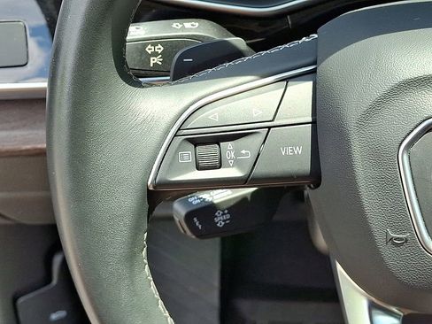 Used 2022 Audi Q8 Premium image 23