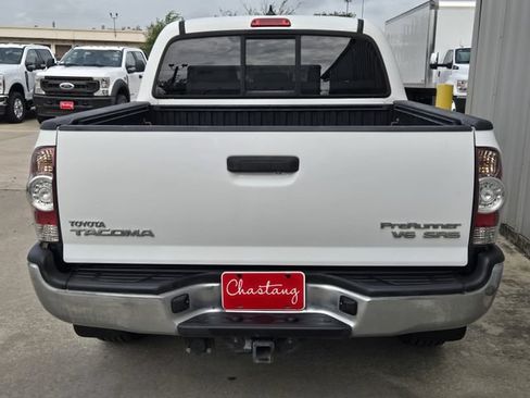 Used 2015 Toyota Tacoma PreRunner w/ SR5 Package RWD image 9