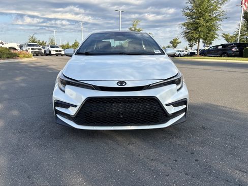 Used 2023 Toyota Corolla XSE FWD image 3