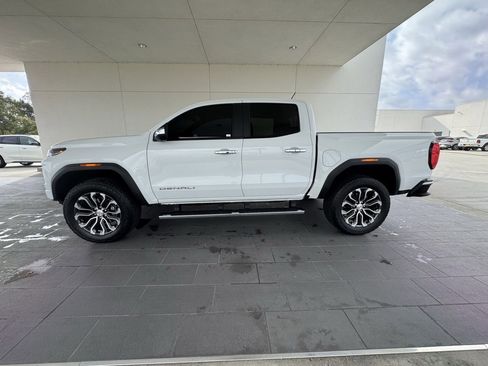 Used 2025 GMC Canyon Denali image 9