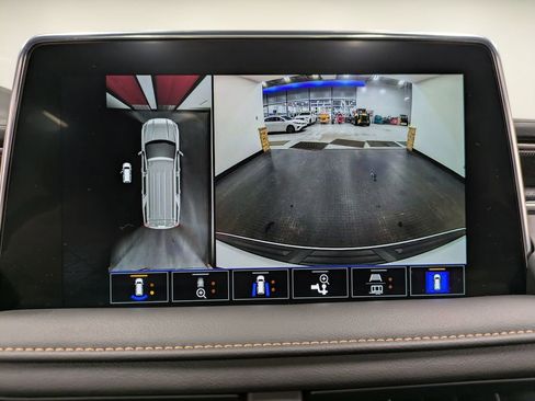 Used 2024 GMC Yukon AT4 w/ AT4 Premium Plus Package image 14