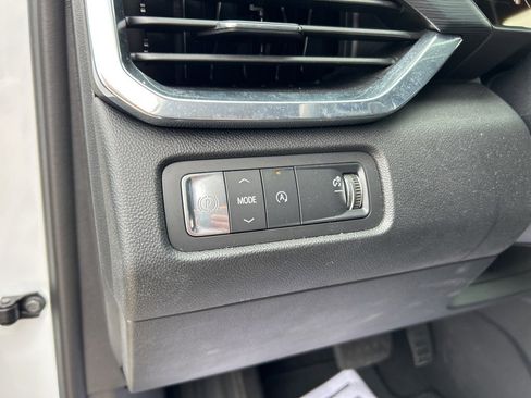 Used 2025 GMC Acadia Elevation image 21