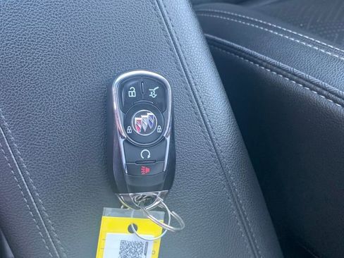 Used 2022 Buick Encore GX Essence w/ Experience Buick Package image 30