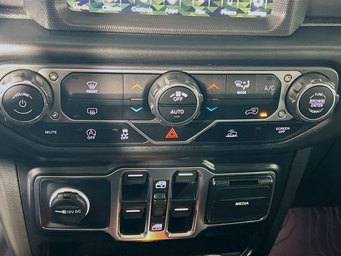 Used 2022 Jeep Gladiator Overland w/ Popular Equipment Package image 16