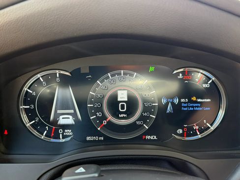 Used 2019 Cadillac Escalade Premium Luxury AWD/4WD image 18