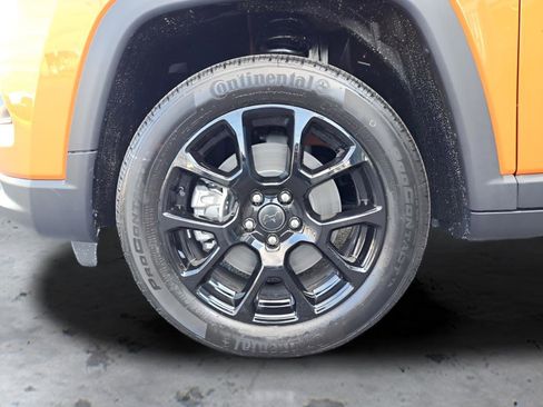 New 2026 Jeep Compass Latitude w/ Sun and Sound Group AWD/4WD image 28
