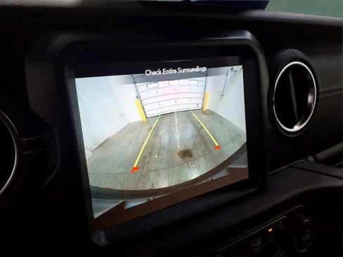 Used 2023 Jeep Wrangler Unlimited Sahara w/ Cold Weather Group image 8