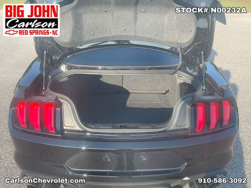Used 2022 Ford Mustang Shelby GT500 w/ Technology Package RWD image 7