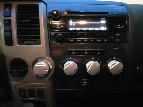 Used 2013 Toyota Tundra 2WD CrewMax w/ SR5 Pkg image 17