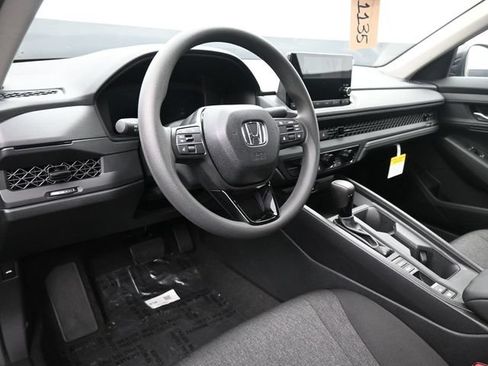 Certified 2025 Honda Accord LX image 17