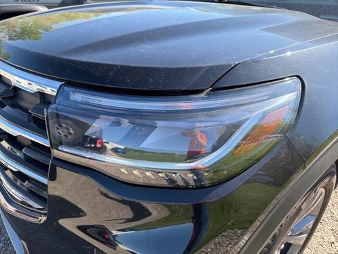 Used 2025 Ford Explorer Active w/ Active Comfort Package image 8