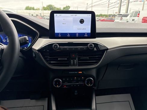 Used 2022 Ford Escape SEL w/ Technology Package FWD image 16