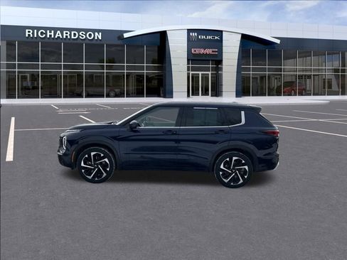 Used 2023 Mitsubishi Outlander SEL image 2