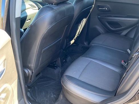 Used 2020 Chevrolet Trax LT w/ Sun & Sound Package image 23