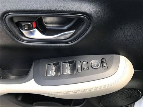 Used 2024 Honda HR-V EX-L image 14