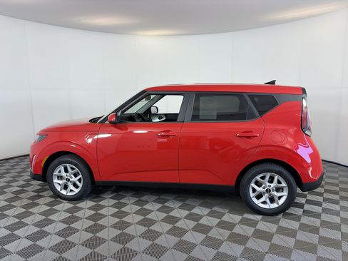 Certified 2023 Kia Soul LX w/ Option Group 015 FWD image 8
