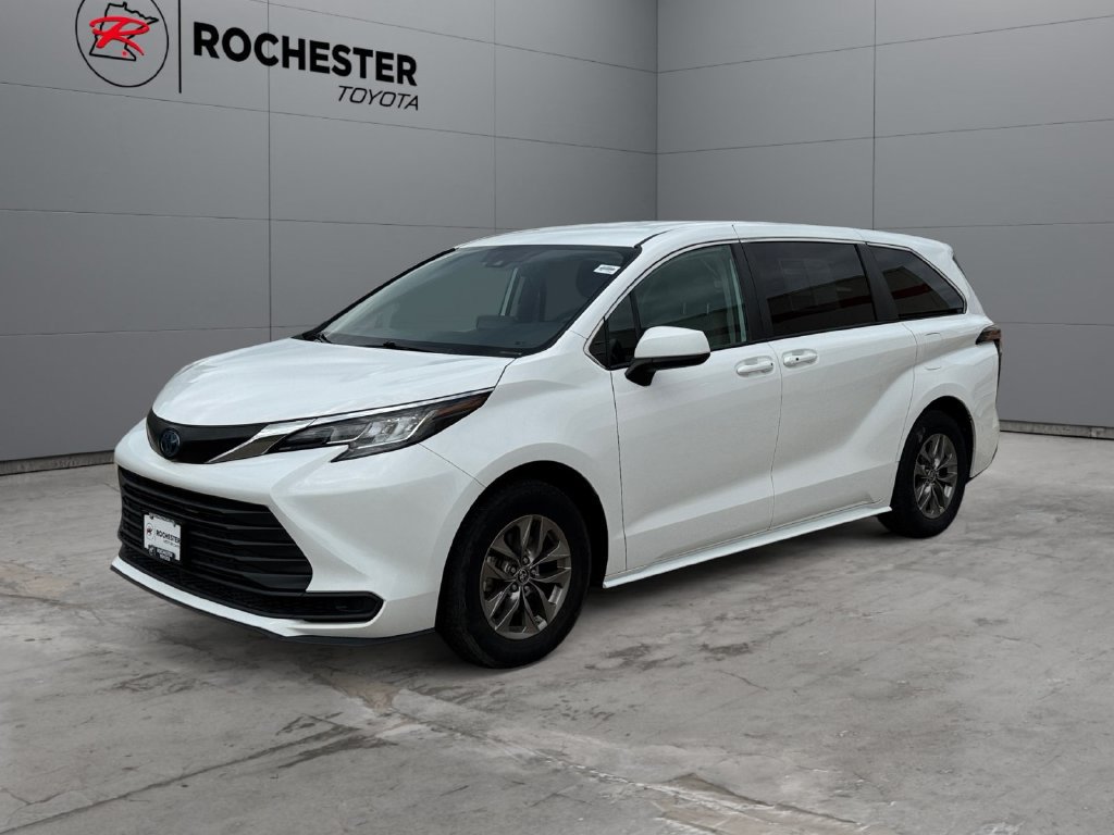 Used 2023 Toyota Sienna LE AWD/4WD image 7