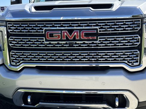 Used 2020 GMC Sierra 3500 Denali w/ Denali Ultimate Package AWD/4WD image 9
