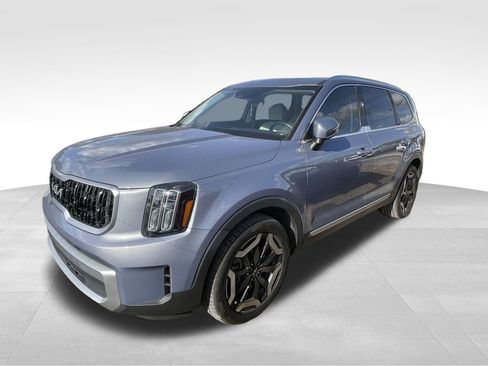 Certified 2023 Kia Telluride EX w/ EX Captain's Chair Package image 9