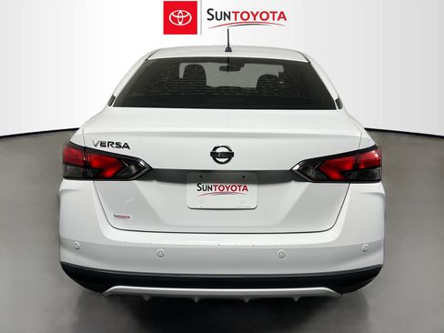Used 2020 Nissan Versa S image 5