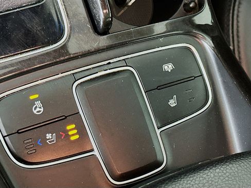 Used 2014 Kia Cadenza Premium w/ Luxury Package image 22