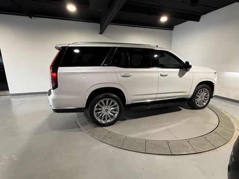 Used 2023 Cadillac Escalade Premium Luxury AWD/4WD image 10