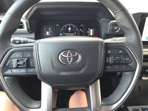 Used 2025 Toyota Tacoma SR5 w/ SR5 Upgrade Package AWD/4WD image 18
