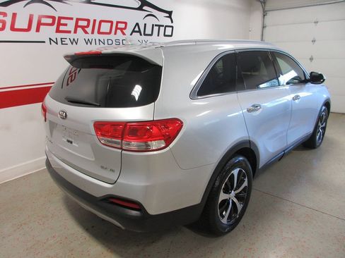 Used 2017 Kia Sorento EX AWD/4WD image 12