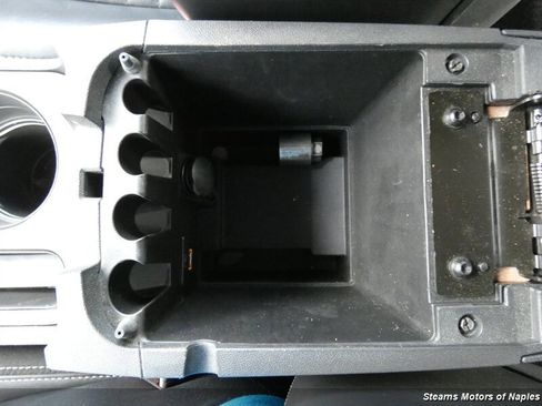 Used 2011 Dodge Challenger SE image 33