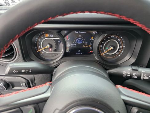 Used 2024 Jeep Wrangler Unlimited Rubicon w/ Technology Group AWD/4WD image 20