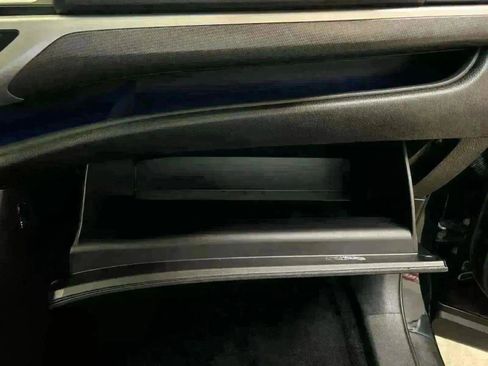 Used 2018 Toyota Highlander SE image 28