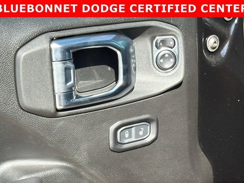 Used 2025 Jeep Gladiator Rubicon image 12