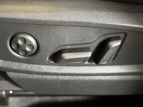 Used 2023 Audi Q5 2.0T Premium w/ Convenience Package image 15