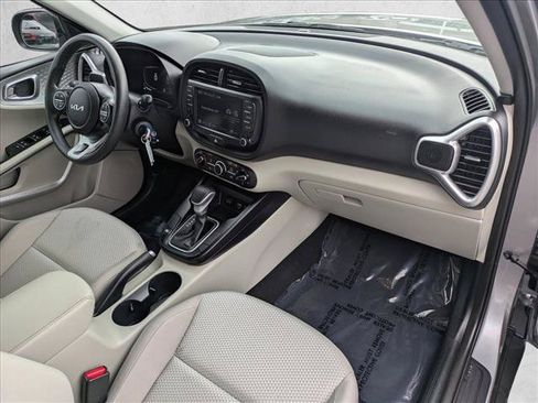 Used 2023 Kia Soul LX w/ Option Group 015 FWD image 19
