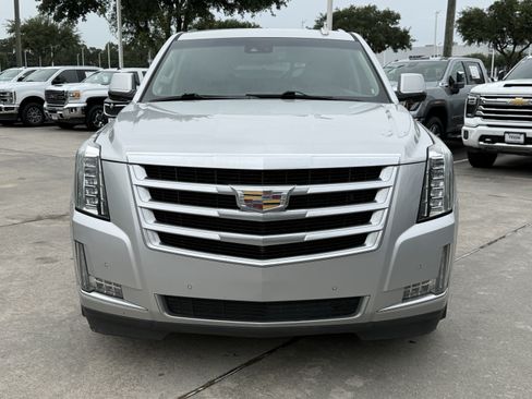 Used 2016 Cadillac Escalade Luxury RWD image 10
