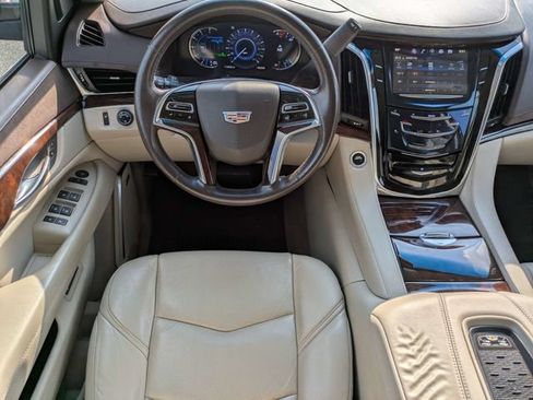 Used 2016 Cadillac Escalade 2WD image 16