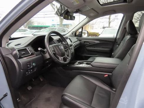 Certified 2025 Honda Ridgeline RTL image 2