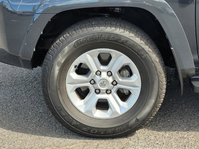 Used 2024 Toyota 4Runner SR5 Premium w/ Moonroof Package AWD/4WD image 11