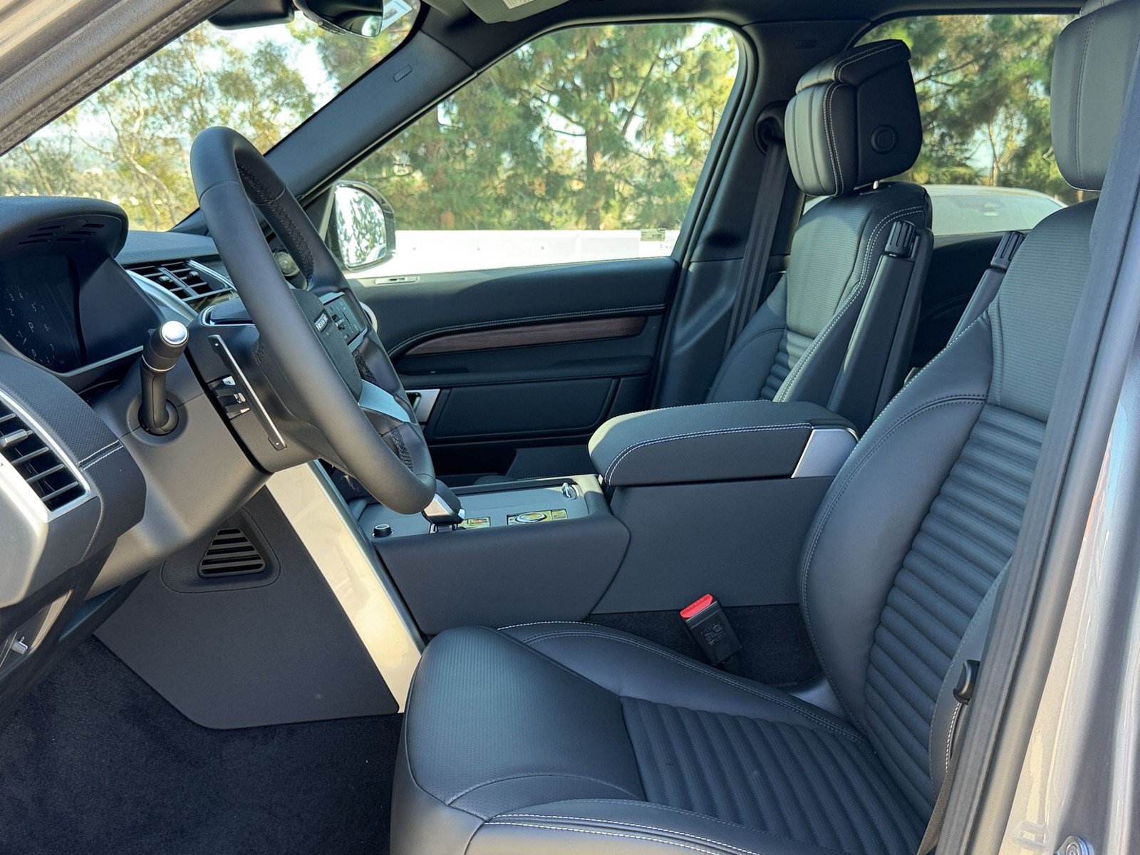 New 2026 Land Rover Discovery Dynamic SE AWD/4WD image 5