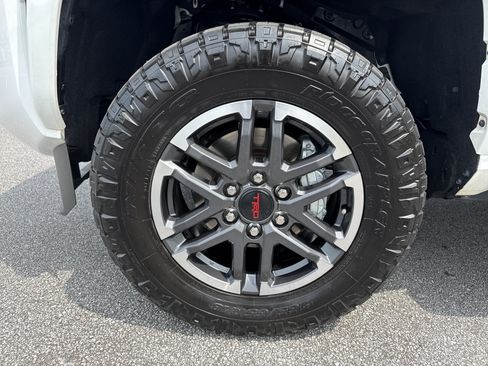Used 2024 Toyota Tacoma TRD Sport AWD/4WD image 13