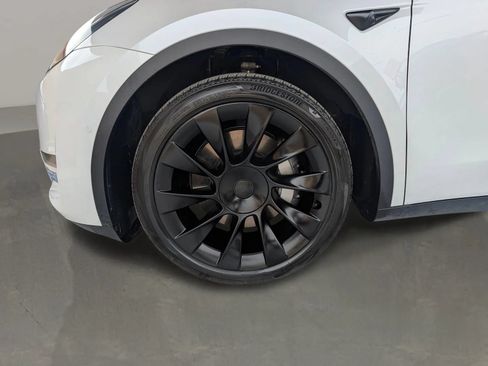 Used 2020 Tesla Model Y Long Range AWD/4WD image 18