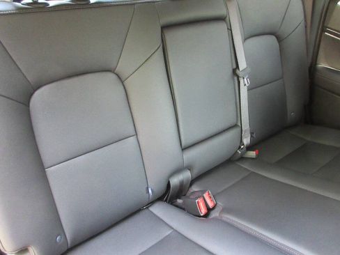 Used 2025 Chevrolet Colorado LT w/ LT Convenience Package RWD image 22