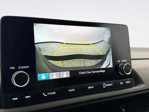 Used 2025 Honda CR-V LX image 15