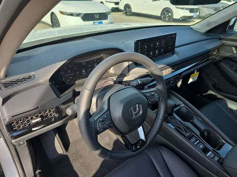 Used 2025 Honda Accord EX-L image 2