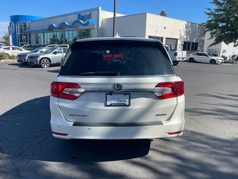 Used 2018 Honda Odyssey Touring image 4