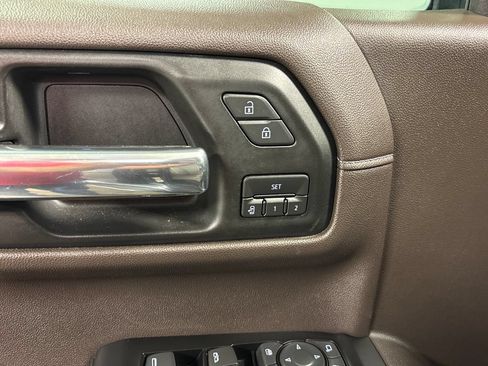 Used 2019 GMC Sierra 1500 SLT w/ SLT Premium Plus Package AWD/4WD image 25