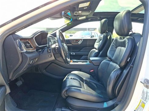 Used 2017 Lincoln Continental Select w/ Climate Package AWD/4WD image 13