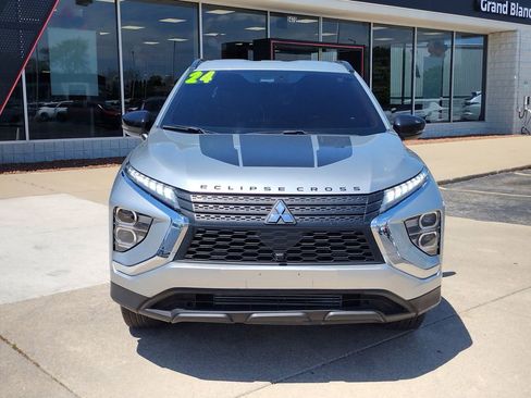 Used 2024 Mitsubishi Eclipse Cross AWD image 2